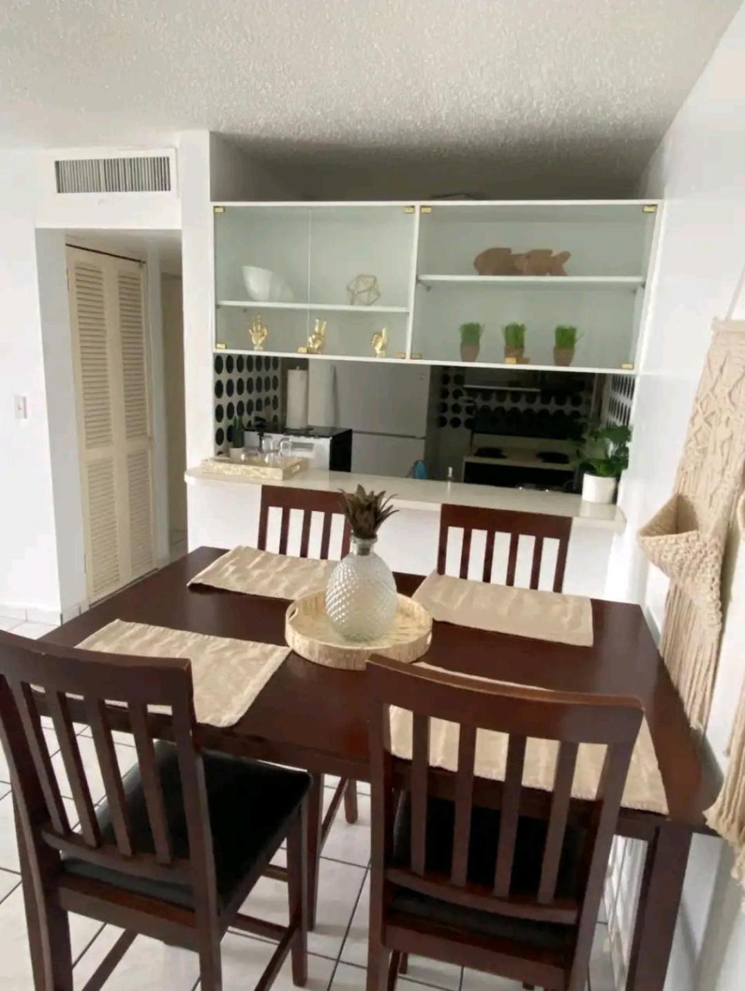 Marbella Apartments San Juan Eksteriør billede